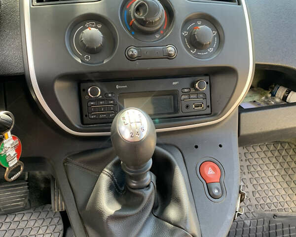 Сірий Опель Movano, об'ємом двигуна 2.3 л та пробігом 228 тис. км за 14900 $, фото 15 на Automoto.ua