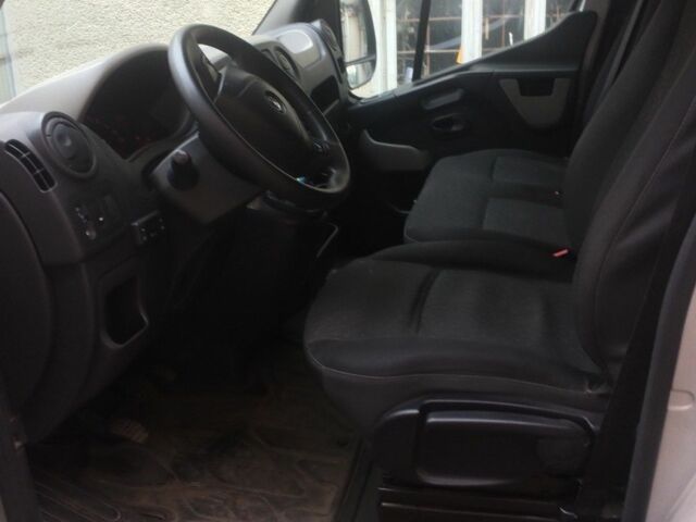 Серый Опель Movano, объемом двигателя 2.3 л и пробегом 230 тыс. км за 15500 $, фото 2 на Automoto.ua