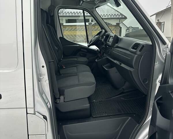 Серый Опель Movano, объемом двигателя 2.3 л и пробегом 208 тыс. км за 18500 $, фото 49 на Automoto.ua