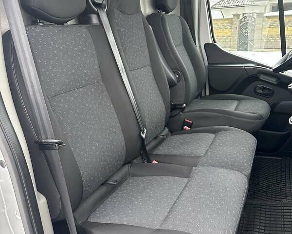 Серый Опель Movano, объемом двигателя 2.3 л и пробегом 208 тыс. км за 18500 $, фото 52 на Automoto.ua