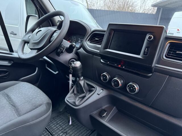 Серый Опель Movano, объемом двигателя 0 л и пробегом 200 тыс. км за 21700 $, фото 17 на Automoto.ua