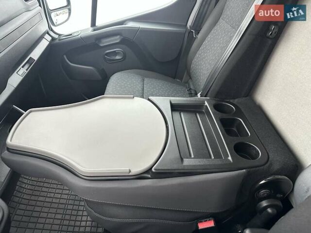 Серый Опель Movano, объемом двигателя 2.3 л и пробегом 208 тыс. км за 18500 $, фото 45 на Automoto.ua