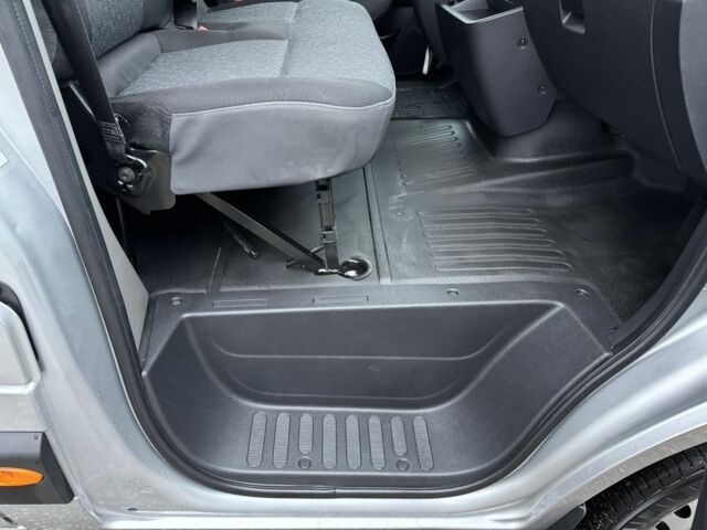 Серый Опель Movano, объемом двигателя 0 л и пробегом 200 тыс. км за 21700 $, фото 15 на Automoto.ua