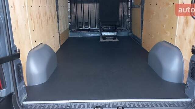 Серый Опель Movano, объемом двигателя 0 л и пробегом 357 тыс. км за 19700 $, фото 15 на Automoto.ua