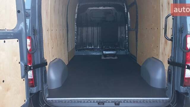 Серый Опель Movano, объемом двигателя 0 л и пробегом 357 тыс. км за 19700 $, фото 13 на Automoto.ua