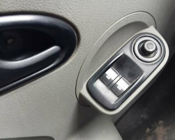 Серый Опель Movano, объемом двигателя 2.5 л и пробегом 370 тыс. км за 6100 $, фото 9 на Automoto.ua