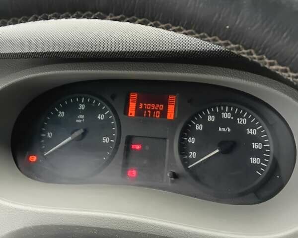 Серый Опель Movano, объемом двигателя 2.5 л и пробегом 370 тыс. км за 6100 $, фото 10 на Automoto.ua