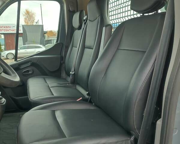 Сірий Опель Movano, об'ємом двигуна 2.3 л та пробігом 181 тис. км за 27550 $, фото 13 на Automoto.ua