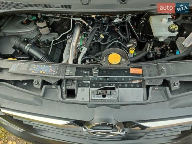 Сірий Опель Movano, об'ємом двигуна 2.3 л та пробігом 181 тис. км за 27550 $, фото 3 на Automoto.ua