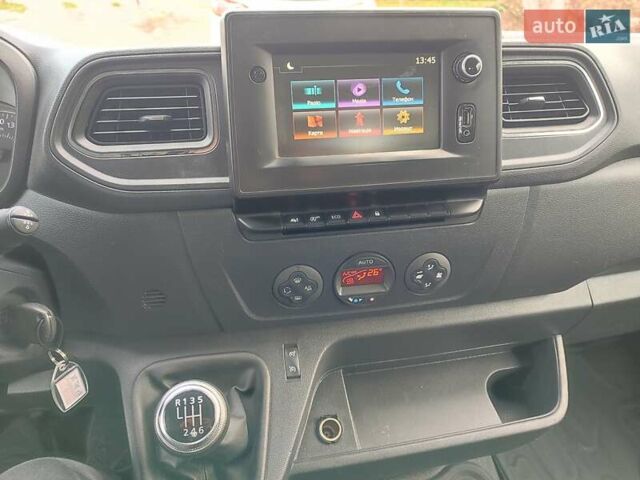 Сірий Опель Movano, об'ємом двигуна 2.3 л та пробігом 181 тис. км за 27550 $, фото 2 на Automoto.ua