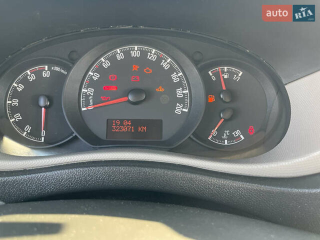 Серый Опель Movano, объемом двигателя 2.3 л и пробегом 323 тыс. км за 15500 $, фото 35 на Automoto.ua