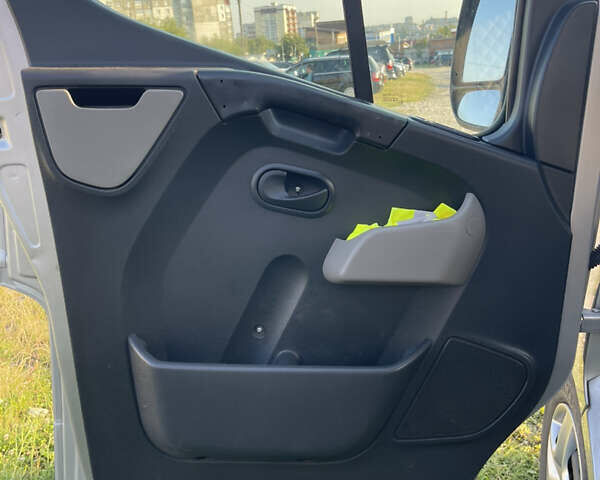Серый Опель Movano, объемом двигателя 2.3 л и пробегом 323 тыс. км за 15500 $, фото 41 на Automoto.ua