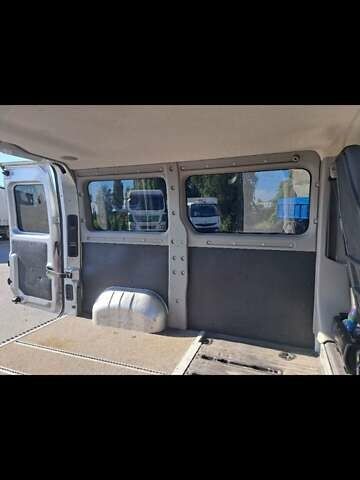 Серый Опель Movano, объемом двигателя 2.3 л и пробегом 275 тыс. км за 12000 $, фото 33 на Automoto.ua