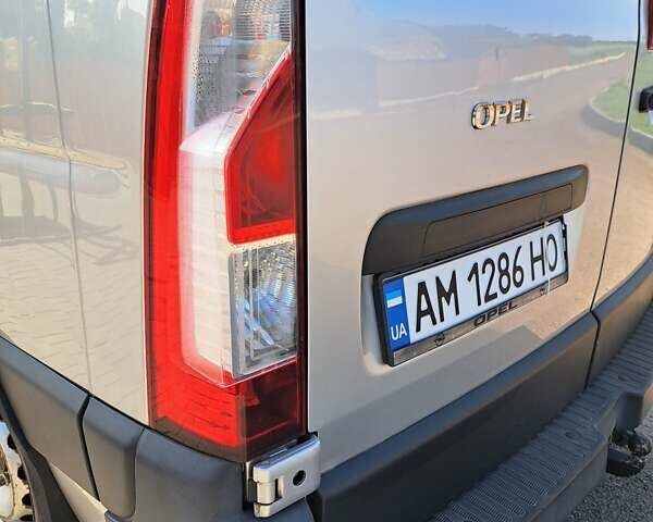 Серый Опель Movano, объемом двигателя 2.3 л и пробегом 275 тыс. км за 12000 $, фото 14 на Automoto.ua
