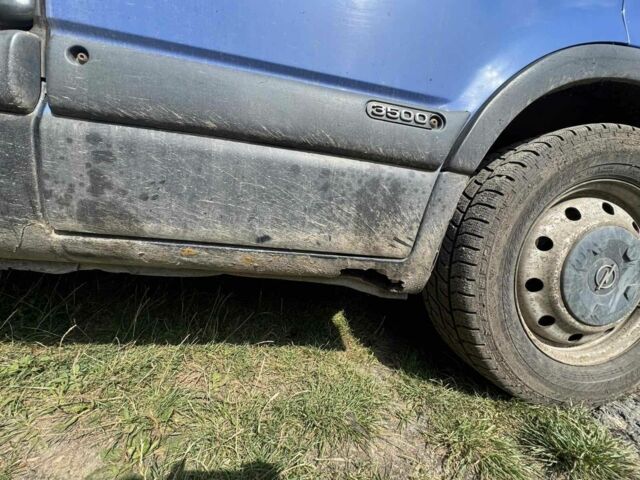 Синий Опель Movano, объемом двигателя 2.5 л и пробегом 442 тыс. км за 3561 $, фото 2 на Automoto.ua