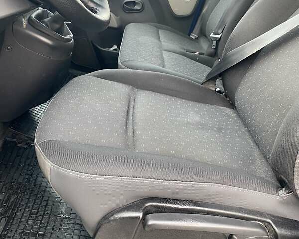 Синій Опель Movano, об'ємом двигуна 2.3 л та пробігом 277 тис. км за 12900 $, фото 7 на Automoto.ua