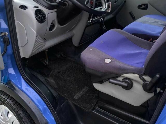 Синий Опель Movano, объемом двигателя 1.9 л и пробегом 318 тыс. км за 4400 $, фото 3 на Automoto.ua