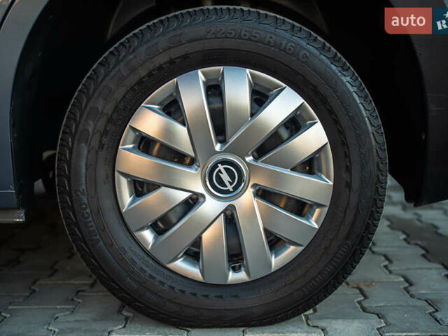 Синій Опель Movano, об'ємом двигуна 2.3 л та пробігом 257 тис. км за 15500 $, фото 31 на Automoto.ua