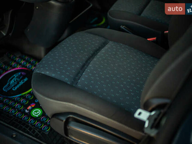 Синій Опель Movano, об'ємом двигуна 2.3 л та пробігом 257 тис. км за 15500 $, фото 48 на Automoto.ua