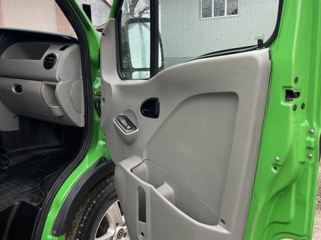 Зеленый Опель Movano, объемом двигателя 2.5 л и пробегом 493 тыс. км за 7000 $, фото 12 на Automoto.ua