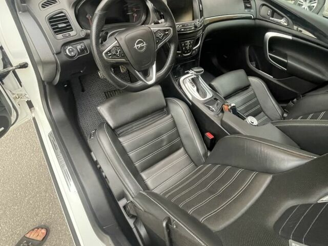 Білий Опель OPC, об'ємом двигуна 2 л та пробігом 199 тис. км за 13500 $, фото 15 на Automoto.ua