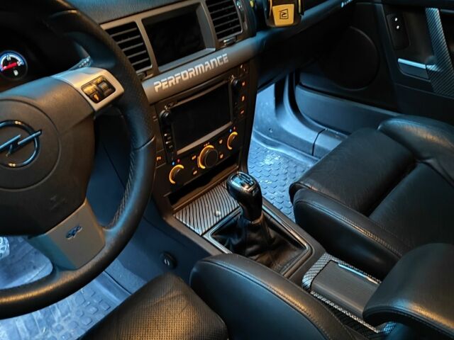 Черный Опель OPC, объемом двигателя 0 л и пробегом 193 тыс. км за 8600 $, фото 5 на Automoto.ua