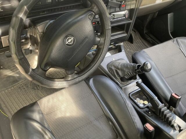 Белый Опель Омега, объемом двигателя 2 л и пробегом 3 тыс. км за 785 $, фото 5 на Automoto.ua