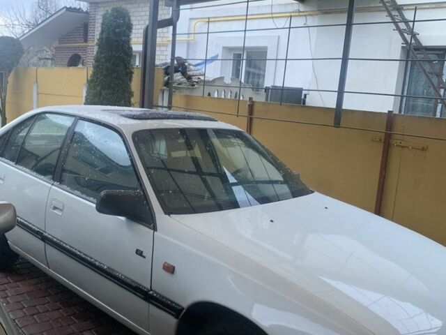 Білий Опель Омега, об'ємом двигуна 2.3 л та пробігом 3 тис. км за 2000 $, фото 2 на Automoto.ua