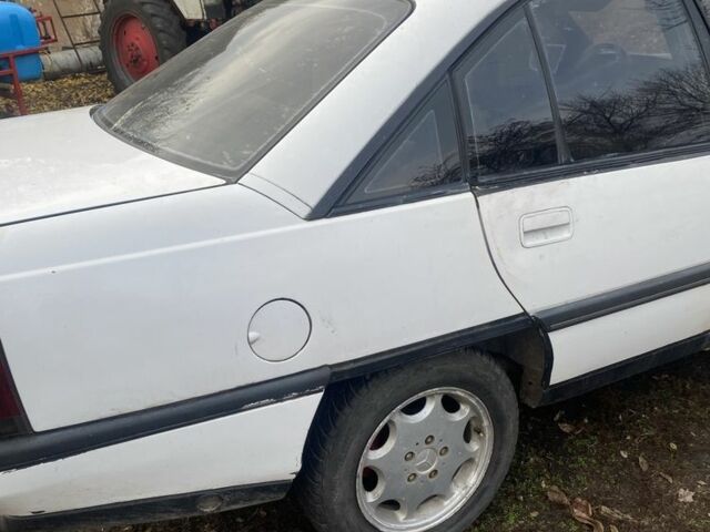 Білий Опель Омега, об'ємом двигуна 1.8 л та пробігом 450 тис. км за 320 $, фото 4 на Automoto.ua