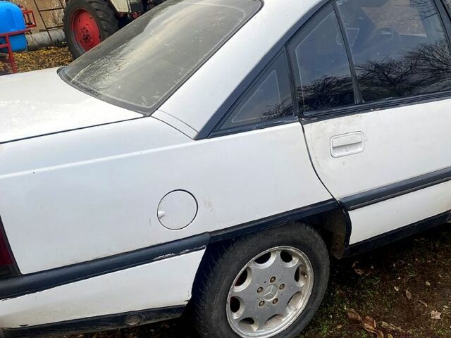 Білий Опель Омега, об'ємом двигуна 1.8 л та пробігом 0 тис. км за 500 $, фото 9 на Automoto.ua