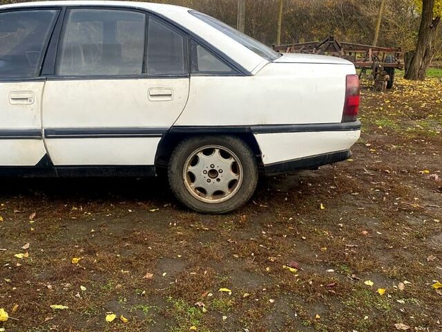 Білий Опель Омега, об'ємом двигуна 1.8 л та пробігом 0 тис. км за 500 $, фото 10 на Automoto.ua