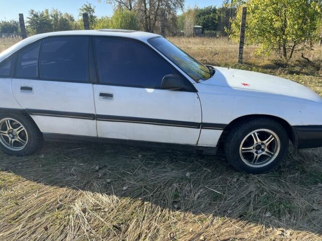 Белый Опель Омега, объемом двигателя 2 л и пробегом 250 тыс. км за 800 $, фото 6 на Automoto.ua