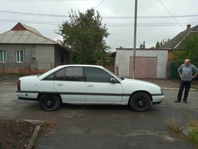 Белый Опель Омега, объемом двигателя 1.8 л и пробегом 2 тыс. км за 946 $, фото 2 на Automoto.ua