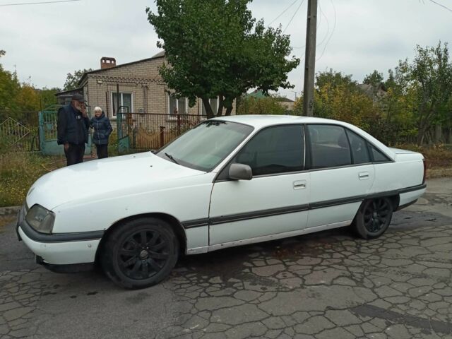 Белый Опель Омега, объемом двигателя 1.8 л и пробегом 2 тыс. км за 946 $, фото 1 на Automoto.ua