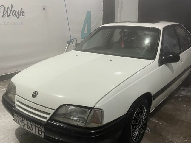 Білий Опель Омега, об'ємом двигуна 1.8 л та пробігом 100 тис. км за 650 $, фото 1 на Automoto.ua