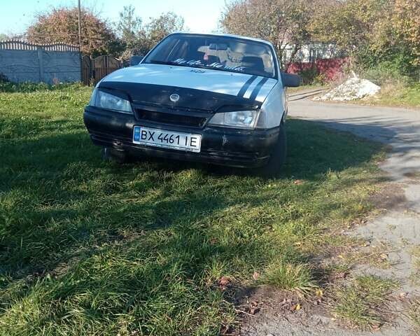 Белый Опель Омега, объемом двигателя 2 л и пробегом 400 тыс. км за 950 $, фото 1 на Automoto.ua