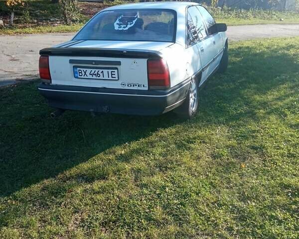 Белый Опель Омега, объемом двигателя 2 л и пробегом 400 тыс. км за 950 $, фото 2 на Automoto.ua