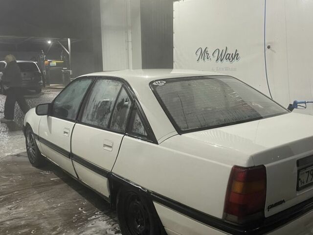 Білий Опель Омега, об'ємом двигуна 1.8 л та пробігом 100 тис. км за 650 $, фото 2 на Automoto.ua