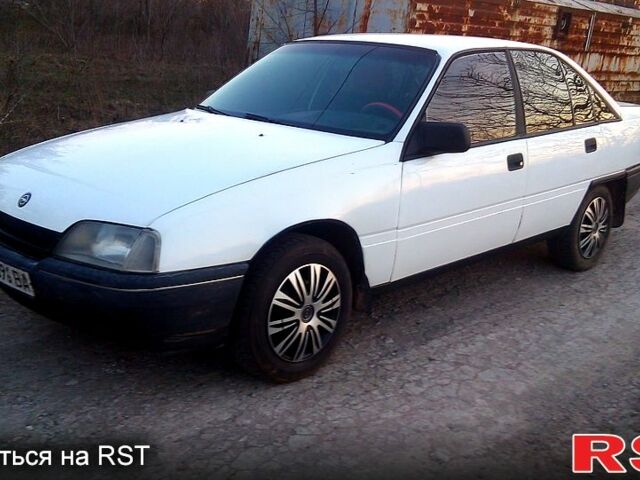 Белый Опель Омега, объемом двигателя 1.8 л и пробегом 160 тыс. км за 1100 $, фото 12 на Automoto.ua