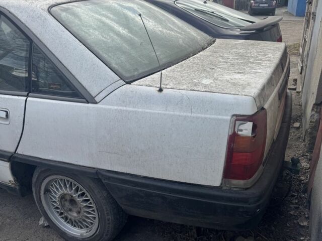 Белый Опель Омега, объемом двигателя 2 л и пробегом 100 тыс. км за 360 $, фото 2 на Automoto.ua