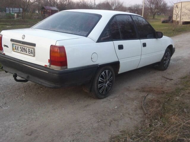 Белый Опель Омега, объемом двигателя 0 л и пробегом 160 тыс. км за 1100 $, фото 13 на Automoto.ua