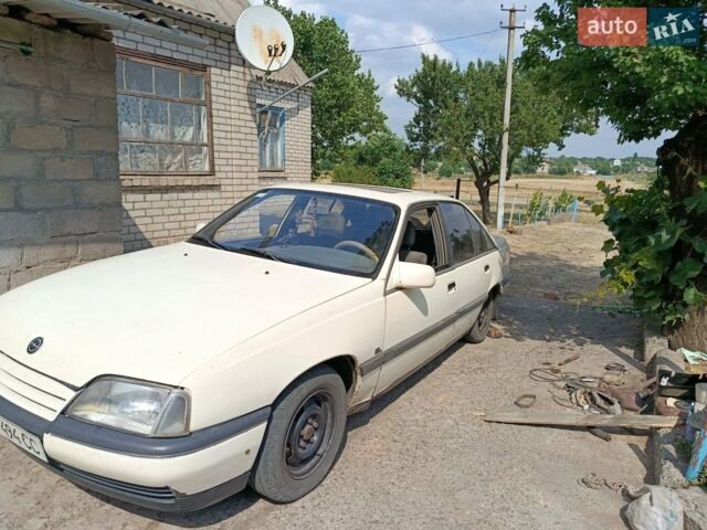 Белый Опель Омега, объемом двигателя 1.8 л и пробегом 400 тыс. км за 1000 $, фото 3 на Automoto.ua