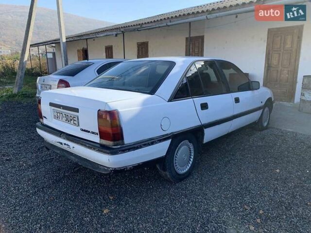 Белый Опель Омега, объемом двигателя 2 л и пробегом 270 тыс. км за 850 $, фото 4 на Automoto.ua