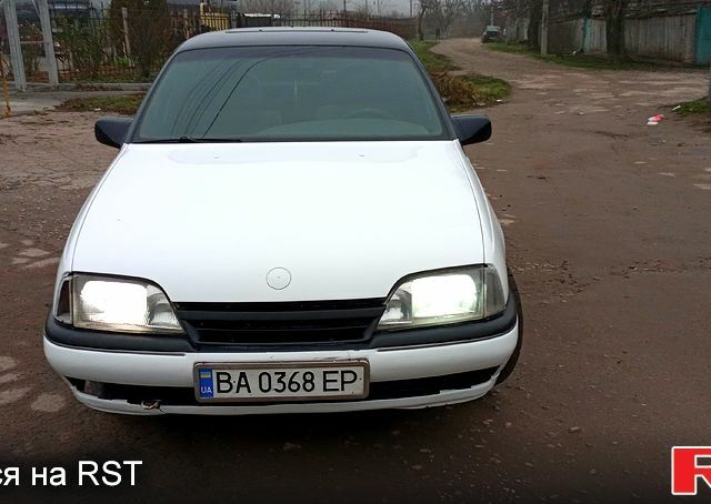 Білий Опель Омега, об'ємом двигуна 2 л та пробігом 300 тис. км за 1400 $, фото 4 на Automoto.ua