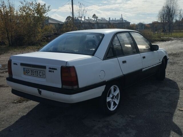 Білий Опель Омега, об'ємом двигуна 2 л та пробігом 222 тис. км за 950 $, фото 2 на Automoto.ua