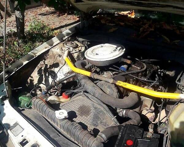 Белый Опель Омега, объемом двигателя 1.8 л и пробегом 400 тыс. км за 1300 $, фото 1 на Automoto.ua