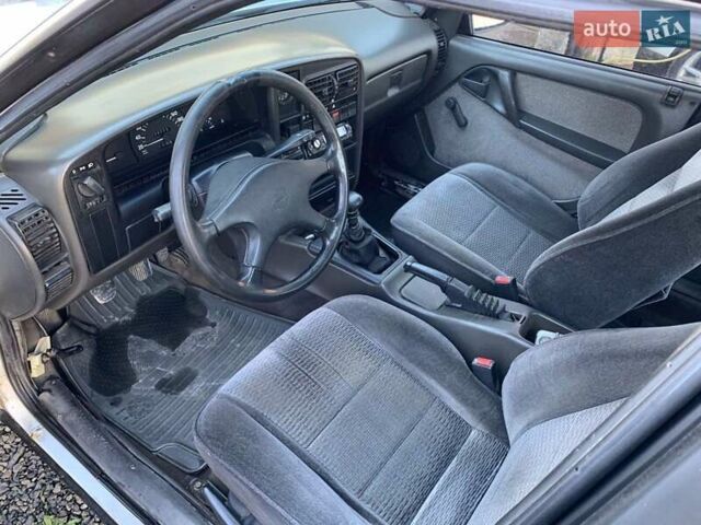 Белый Опель Омега, объемом двигателя 2 л и пробегом 270 тыс. км за 850 $, фото 5 на Automoto.ua