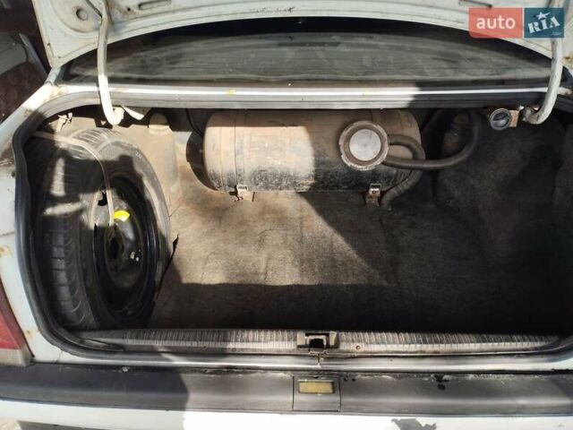 Білий Опель Омега, об'ємом двигуна 2 л та пробігом 222 тис. км за 900 $, фото 1 на Automoto.ua