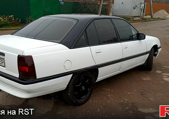 Білий Опель Омега, об'ємом двигуна 2 л та пробігом 300 тис. км за 1400 $, фото 3 на Automoto.ua