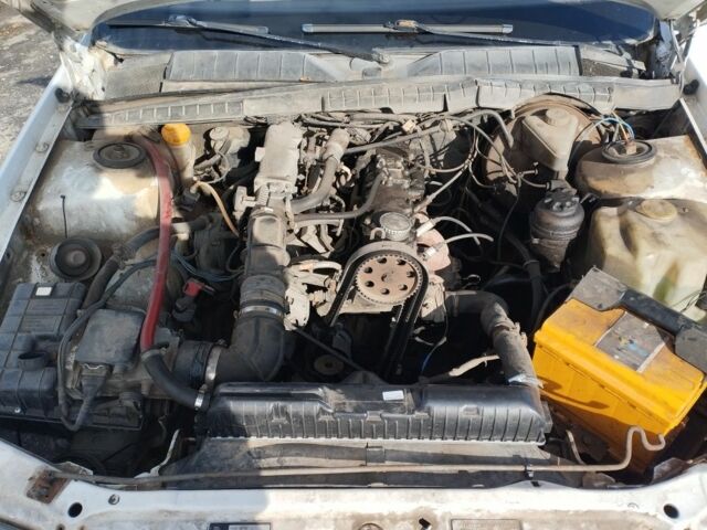 Білий Опель Омега, об'ємом двигуна 2 л та пробігом 222 тис. км за 950 $, фото 6 на Automoto.ua